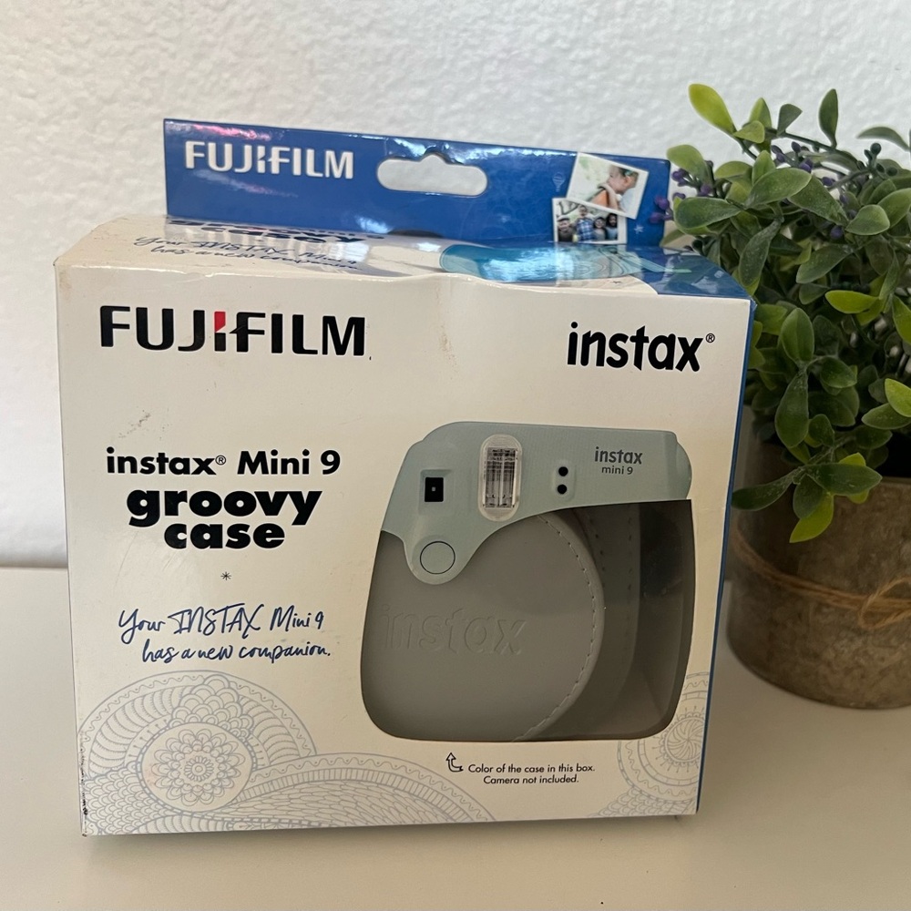 NEW FujiFilm Instax Mini 9 Groovy Camera Case Smokey White Gray